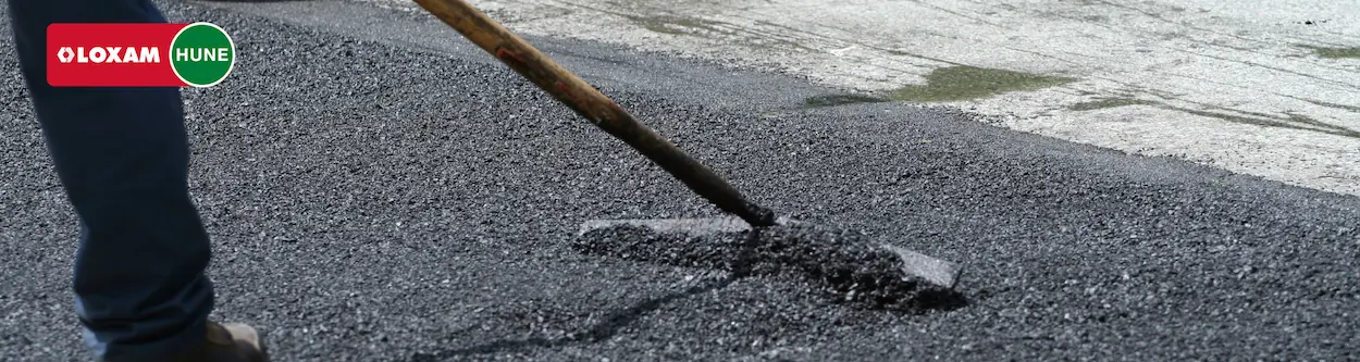 Esparce arena para sellar la reparación