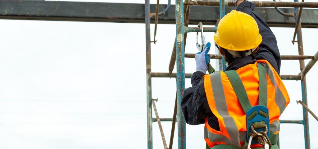 obrero construccion trabajos con más riesgo