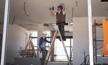 maquinaria para reformar un local comercial